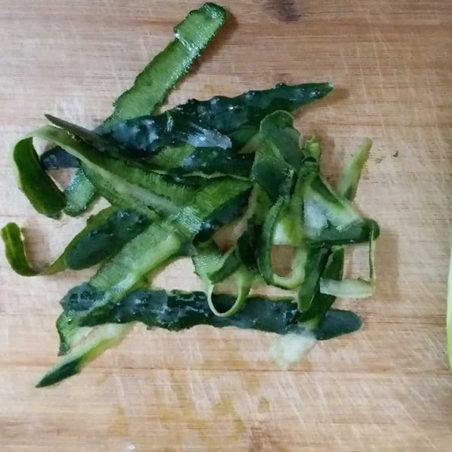 Can Chickens Eat Cucumbers how-to-peel-cucumber-quickly-and-easily