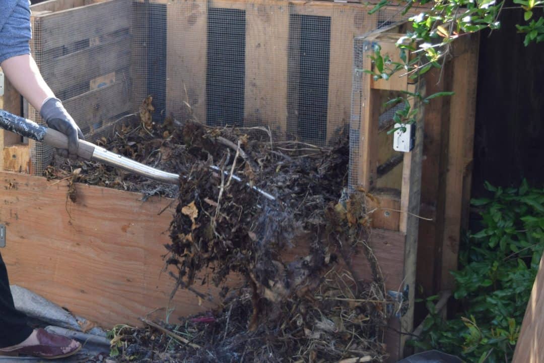 Pallet Compost Bin Design For Your Urban Garden