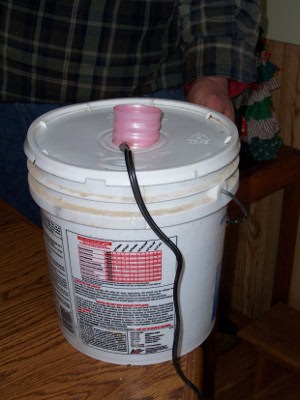 Heated Hanging Bucket Waterer 