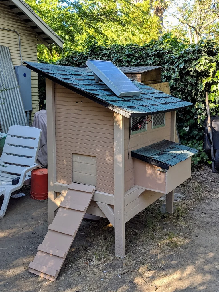 Automated Chicken Coop (with Drawer)